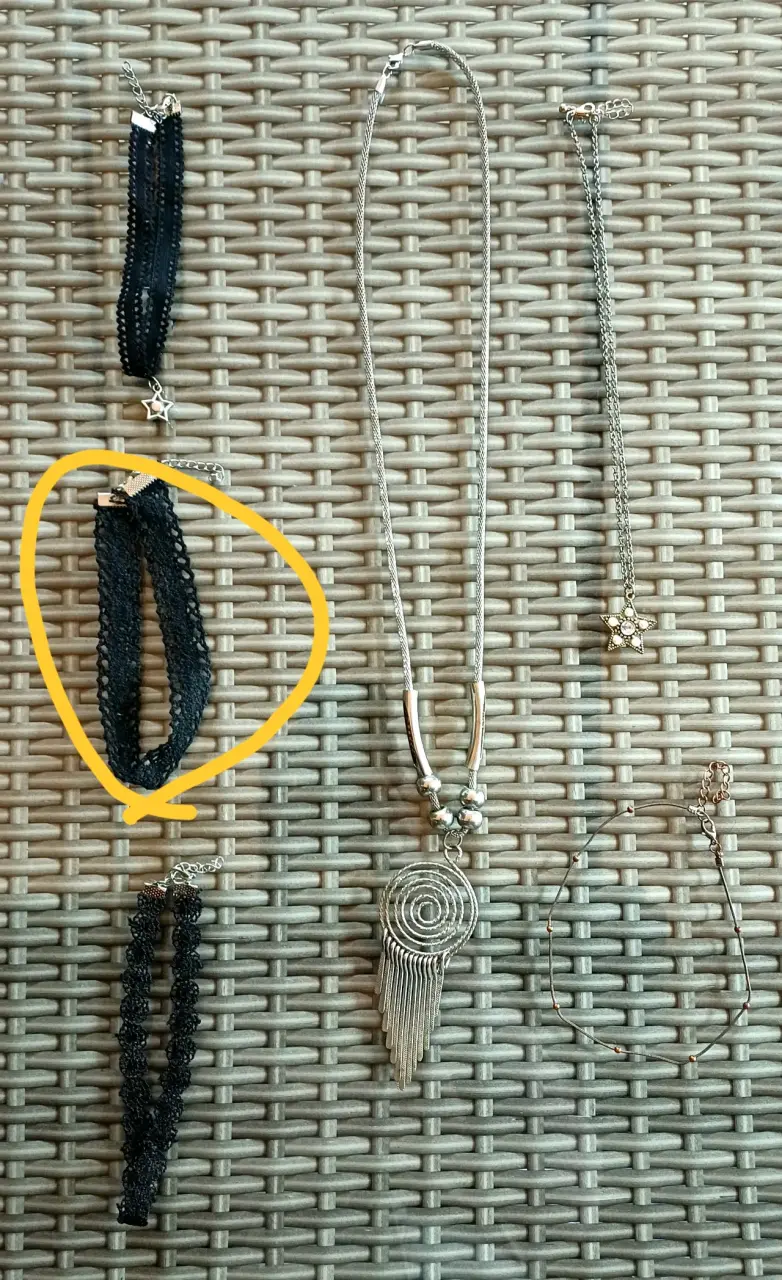 Choker de encaje negro con cierre metálico - 2