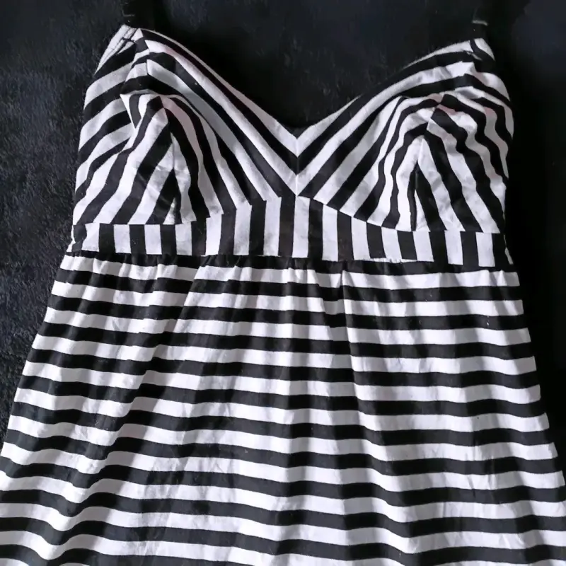 Vestido de rayas blanco y negro para mujer - 2