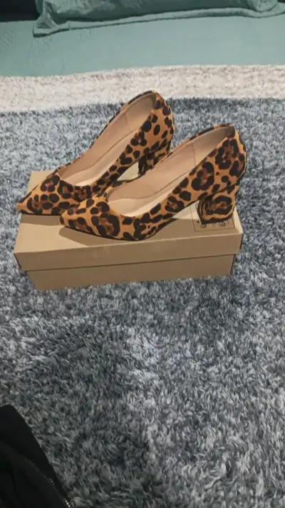 Zapatos de tacón animal print para mujer - miniatura 2