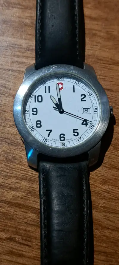 Reloj suizo con correa de cuero negro - miniatura 1