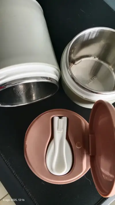 Termo de comida con compartimentos y cuchara - miniatura 2