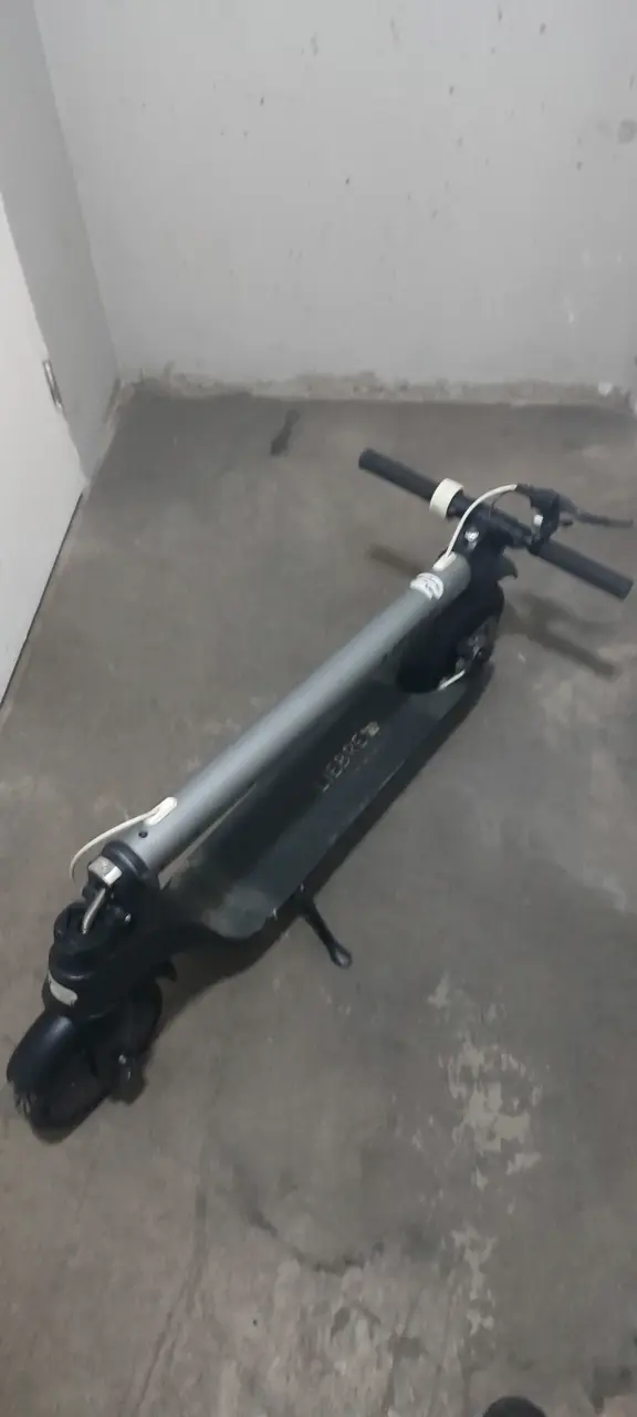 Scooter eléctrico plegable con luz LED - 4