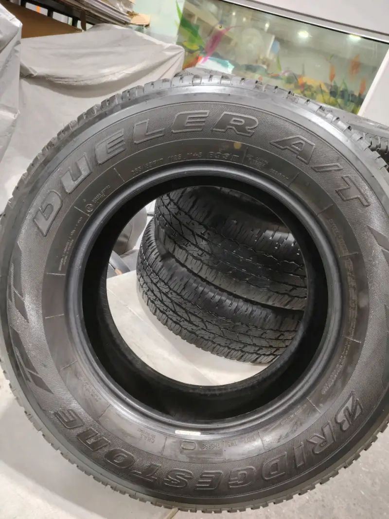 Neumático Bridgestone Dueler A/T 265/65R17 - 1