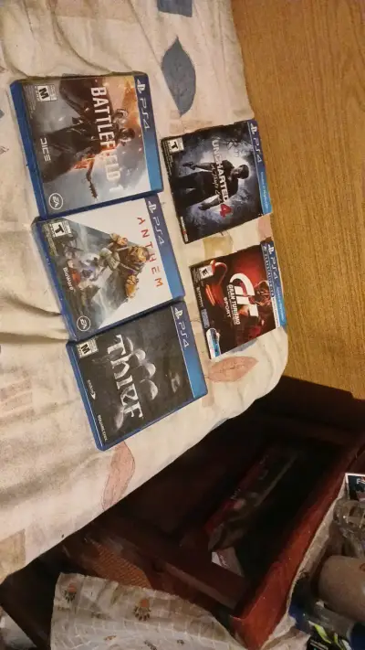 Lote de juegos PS4 variados en buen estado - miniatura 1
