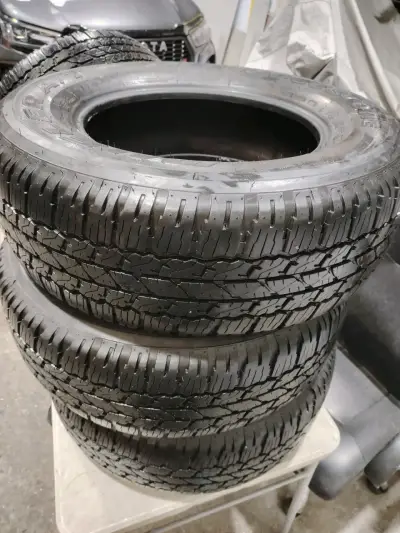 Neumático Bridgestone Dueler A/T 265/65R17 - miniatura 3