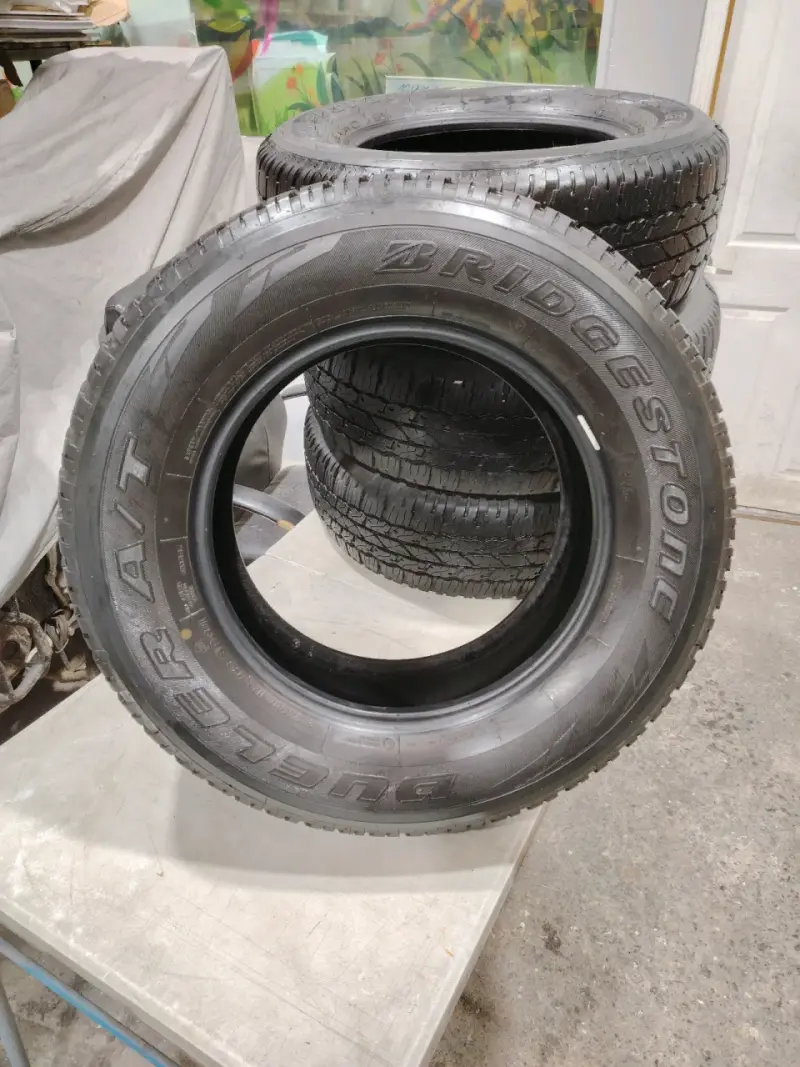 Neumático Bridgestone Dueler A/T 265/65R17 - 4