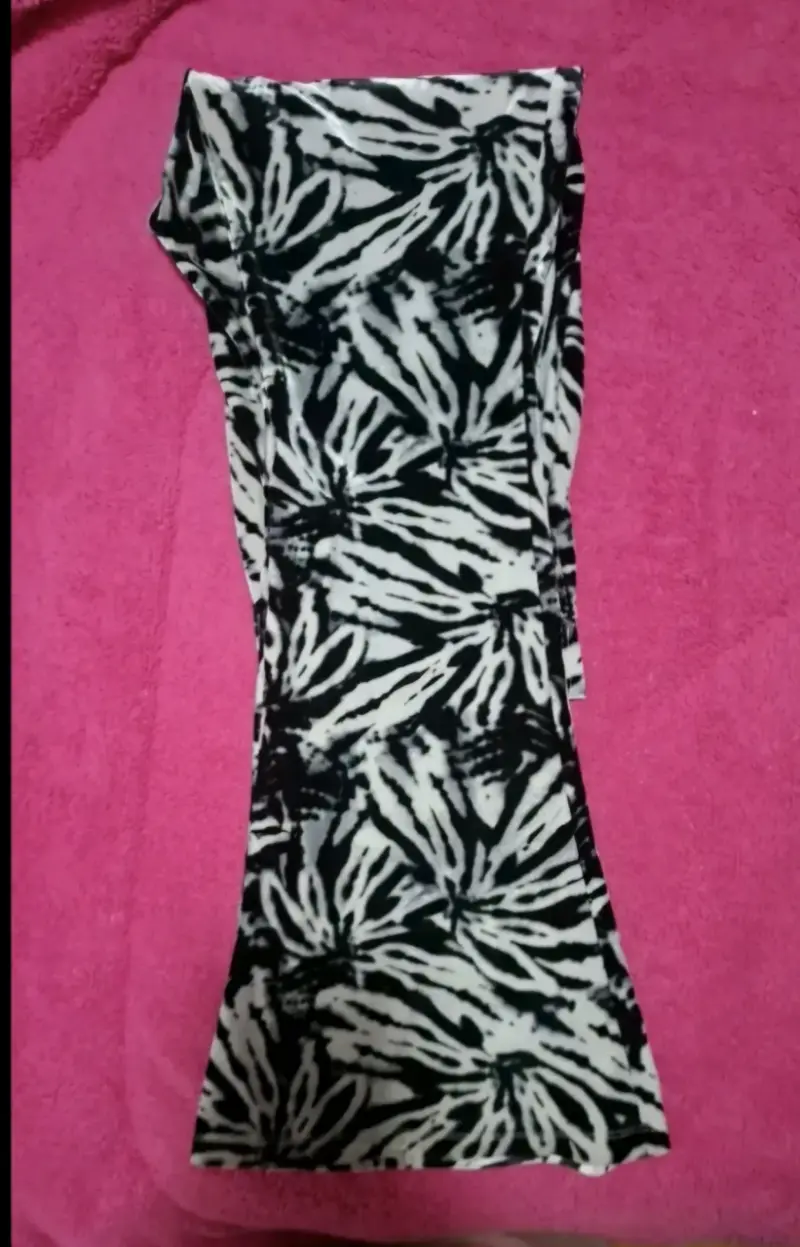 Pantalones de mujer con estampado animal print - 1