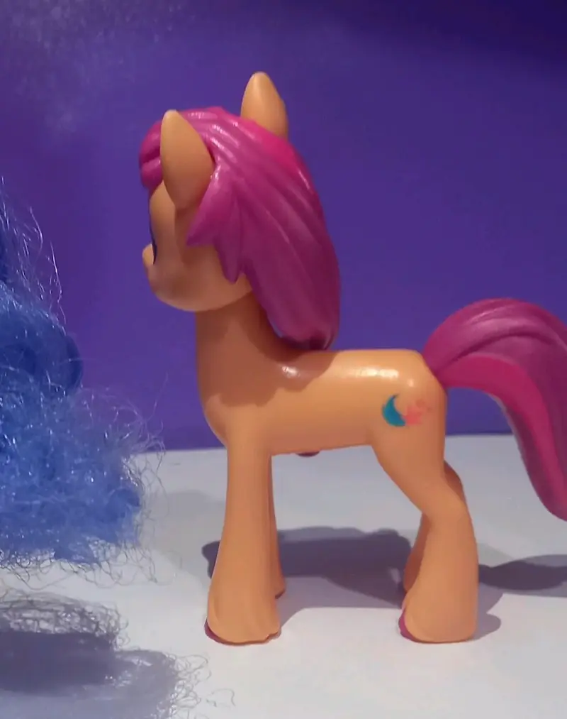 Figura de juguete pony con cabello rosa - 2