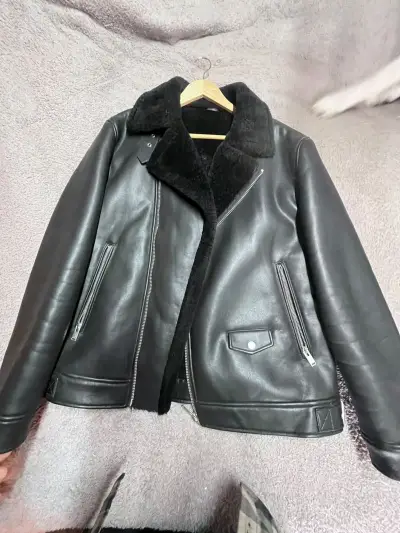 Chaqueta de cuero negra Zara con forro de lana - miniatura 1