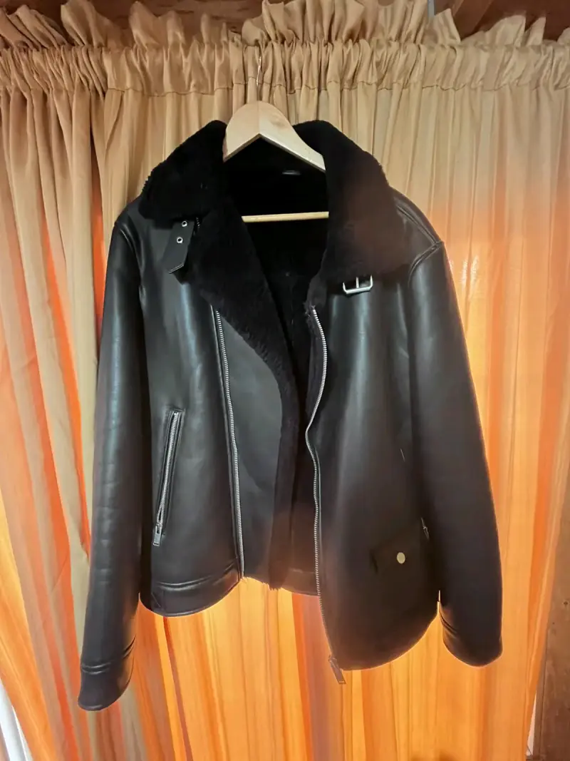 Chaqueta de cuero negra Zara con forro de lana - 3