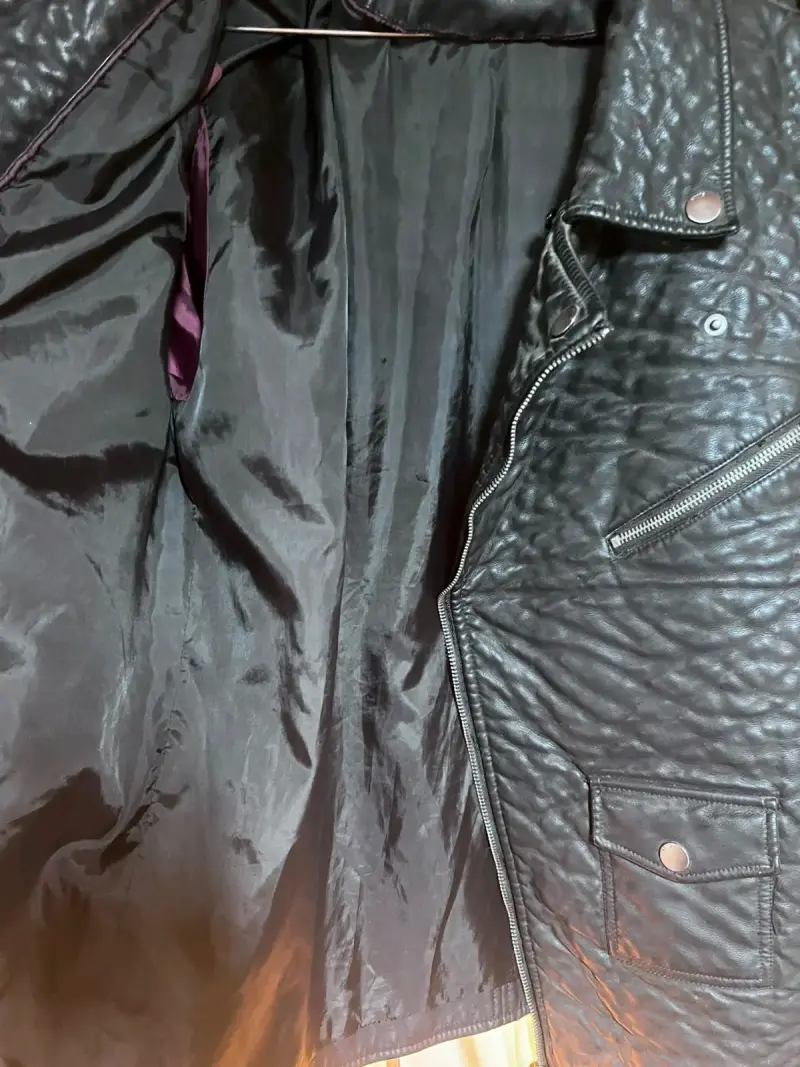 Chaqueta de cuero negra estilo biker - 3
