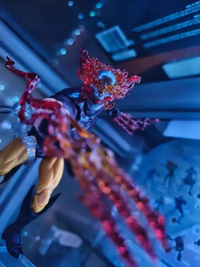 Figura de acción de hellverine Marvel - miniatura 2