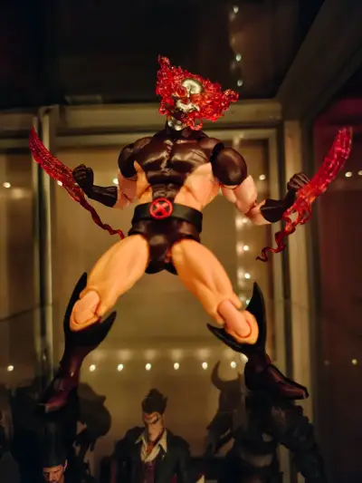 Figura de acción de hellverine Marvel - miniatura 4