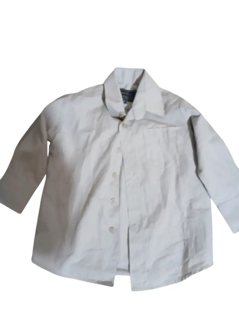 Camisa blanca de niño manga larga