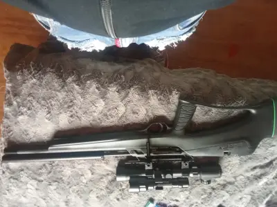 Rifle de aire comprimido con mira telescópica - miniatura 4