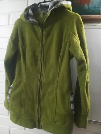 Chaqueta polar verde con capucha - miniatura 2