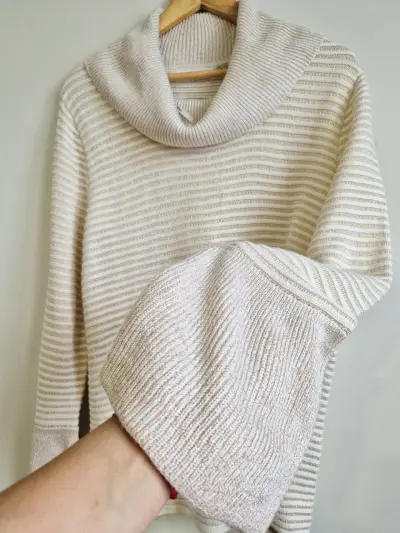 Suéter CK de lana beige con cuello alto - miniatura 4