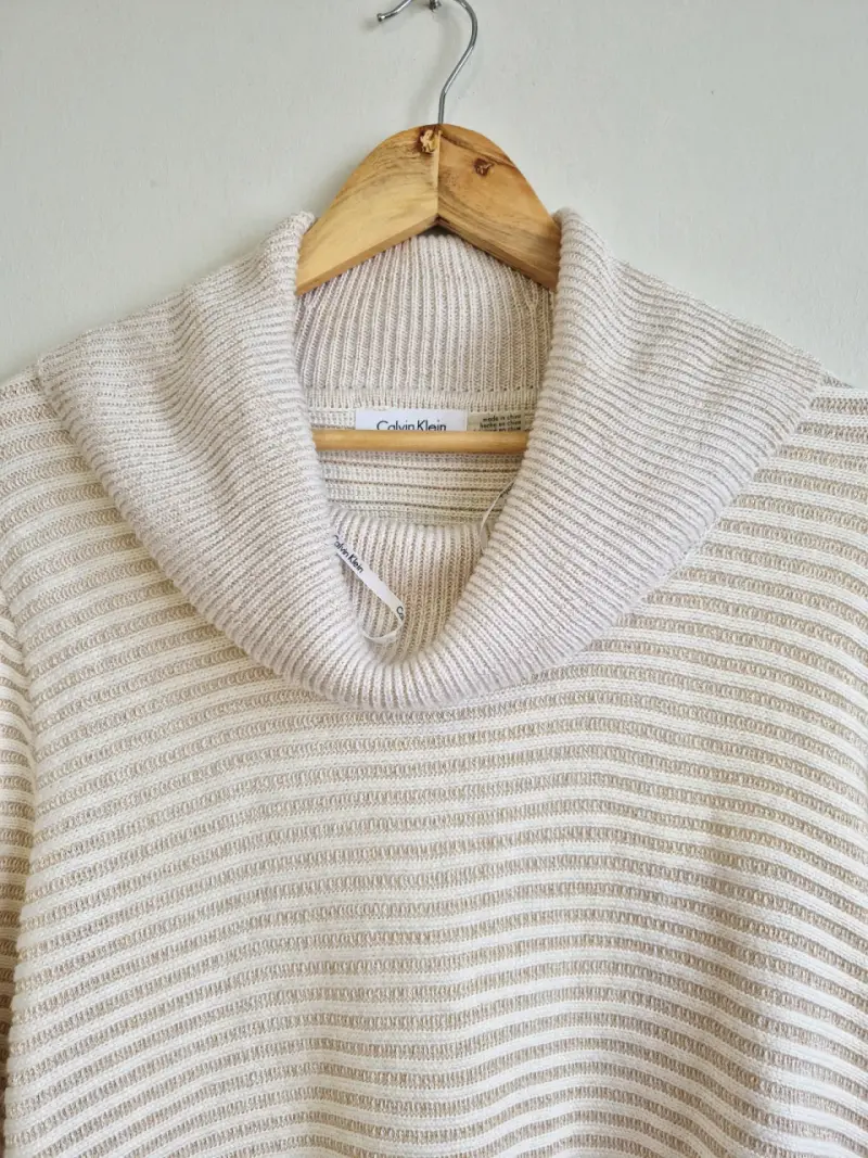 Suéter CK de lana beige con cuello alto - 6