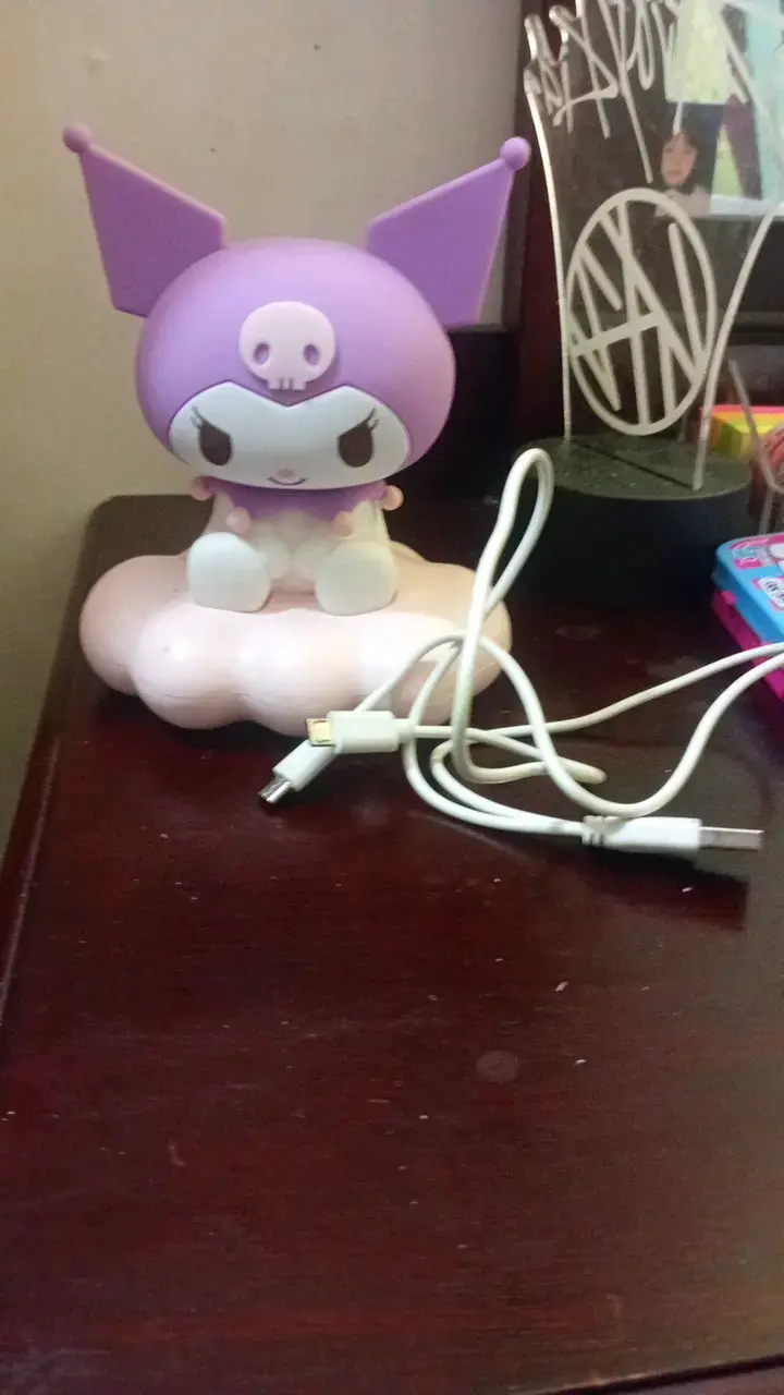 Lámpara LED de personaje morado - 6