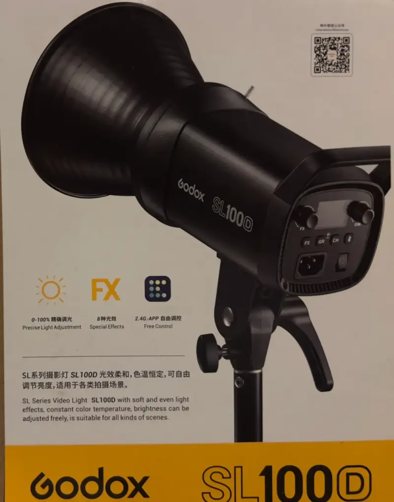 Luz de Video Godox SL100D con Accesorios - 4
