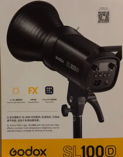 Luz de Video Godox SL100D con Accesorios - miniatura 4
