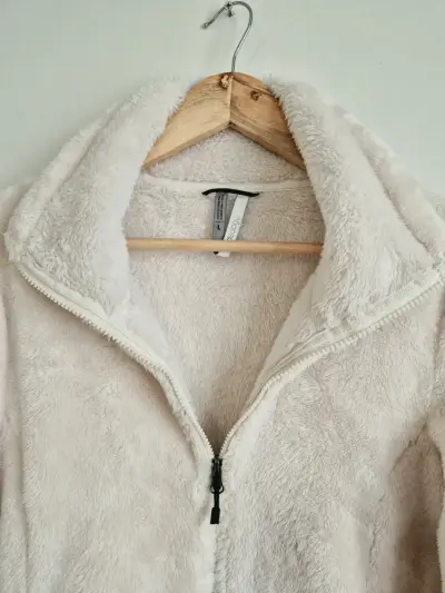 Chaqueta de felpa beige para mujer - miniatura 1