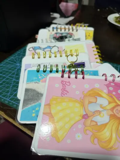 Cuadernos espiral con diseños variados - miniatura 1