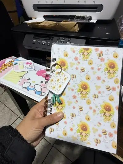 Cuadernos espiral con diseños variados - miniatura 5