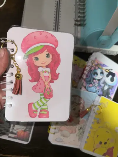 Cuadernos espiral con diseños variados - miniatura 6