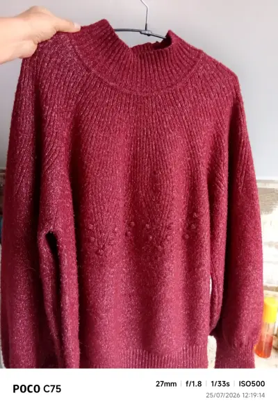 Suéter burdeos de punto suave para mujer - miniatura 1