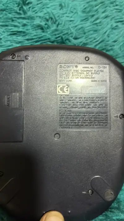 Reproductor de CD portátil Sony Discman D-151 - miniatura 3