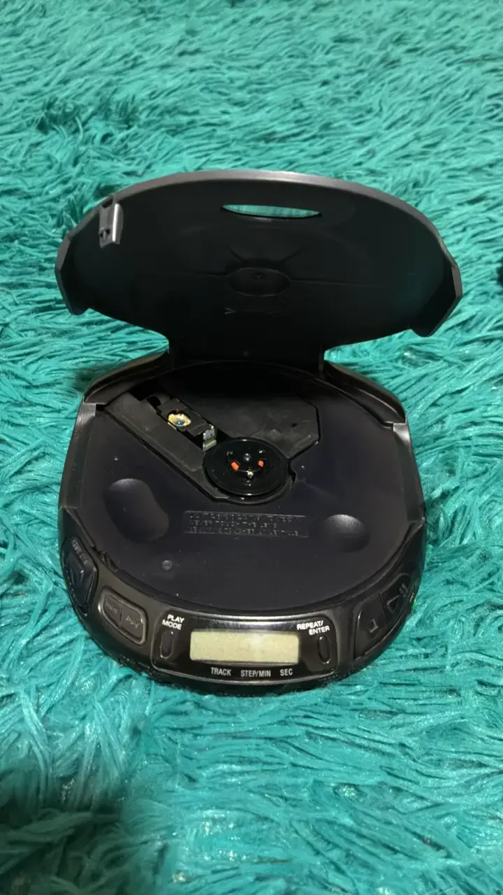 Reproductor de CD portátil Sony Discman D-151 - 4