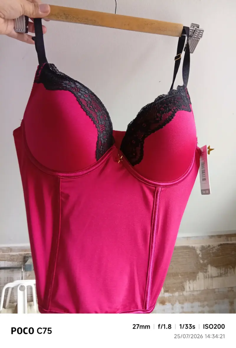 Corset rojo con encaje negro talla 36C - 1
