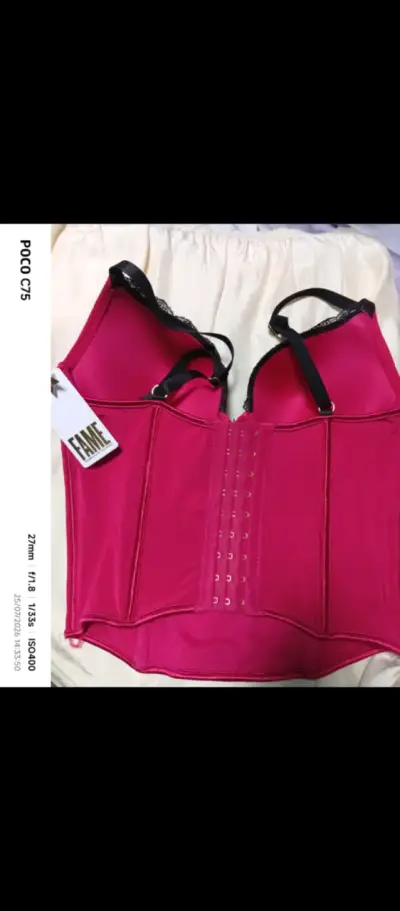 Corset rojo con encaje negro talla 36C - miniatura 2