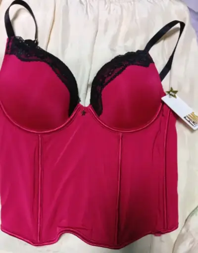 Corset rojo con encaje negro talla 36C - miniatura 3