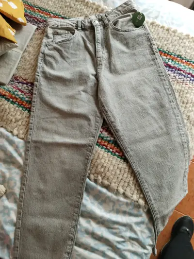 Jeans Mom Fit Gris C&A Talla 38/40 - miniatura 2