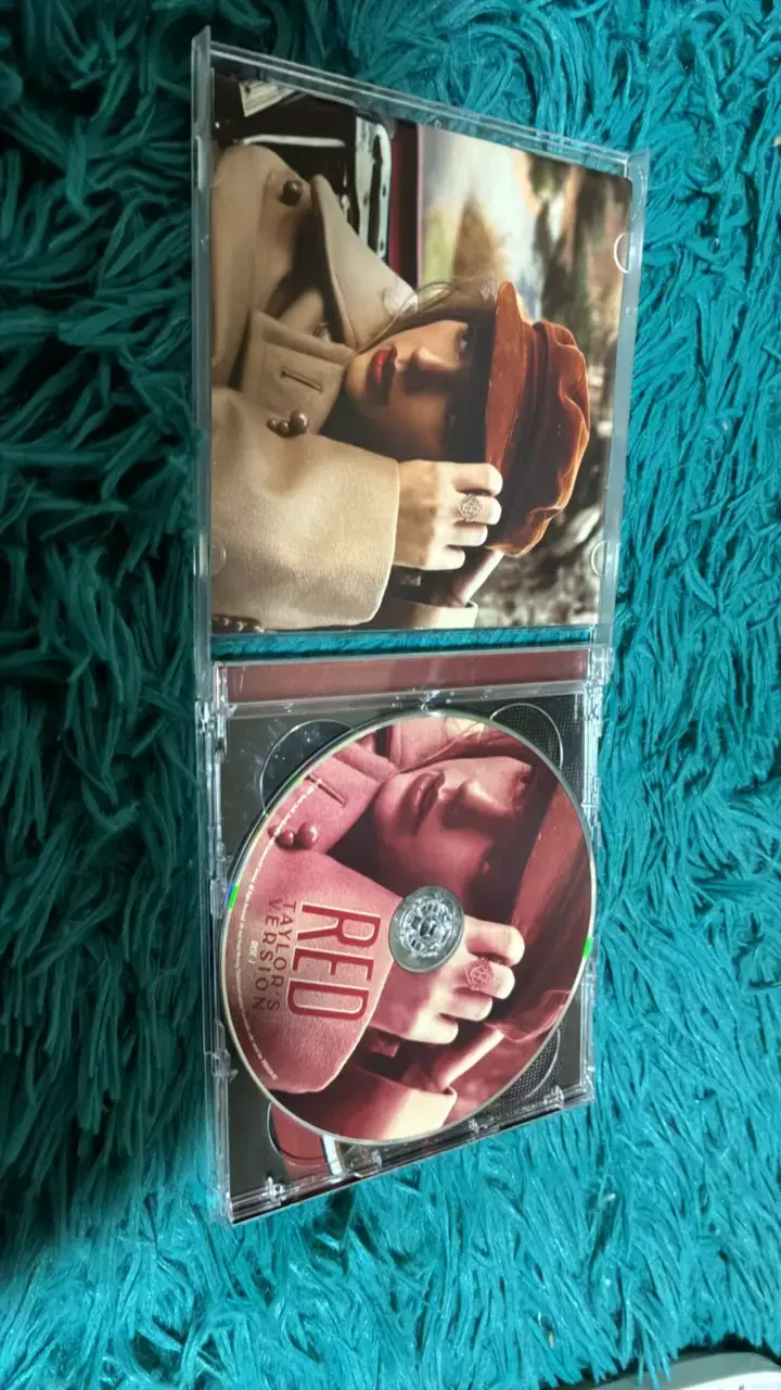 CD Red Taylor's Version en excelente estado - 2