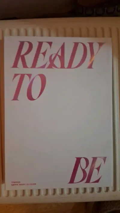Álbum Ready To Be de TWICE 12th Mini Album - miniatura 1