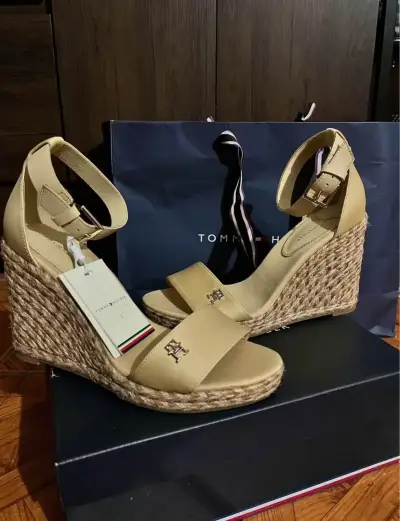 Sandalias Tommy Hilfiger beige - miniatura 1