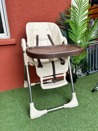 Silla de comer para bebé ajustable beige - miniatura 1