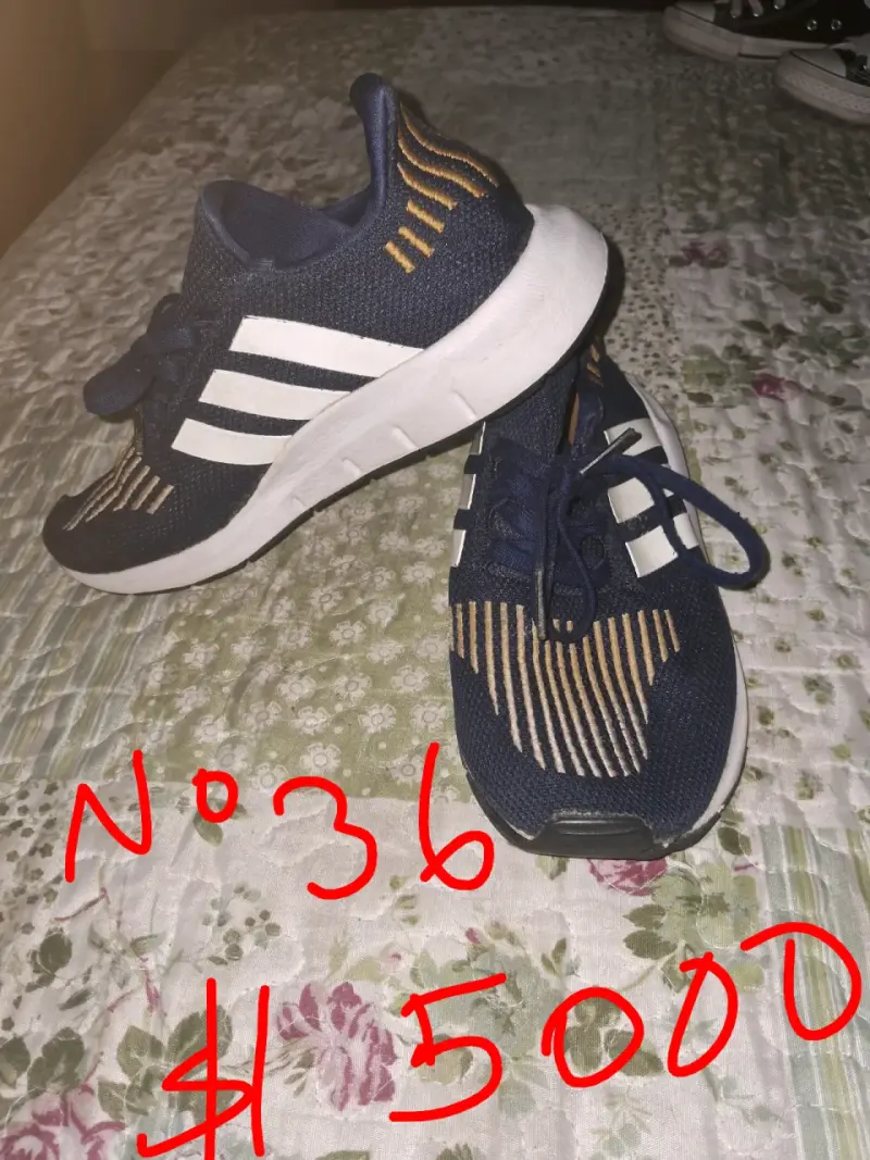Zapatillas deportivas azul marino talla 36