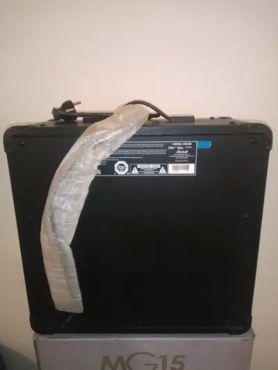 Amplificador Marshall MG15 (Clean x Overdrive) - miniatura 1