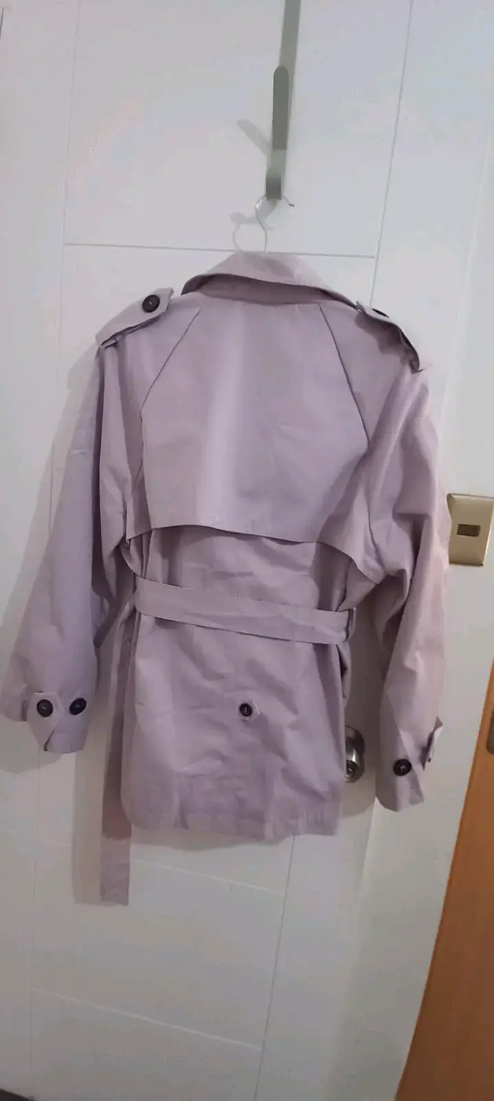 Abrigo trench coat impermeable lila para mujer - 2
