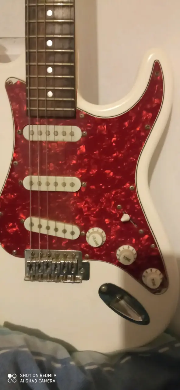 Guitarra eléctrica Scorpion blanca - 5