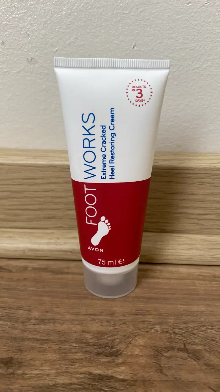 Crema Restauradora de Talones Avon Foot Works