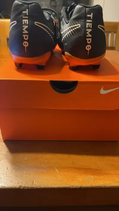 Botines Zapatos de fútbol Nike Tiempo negros - miniatura 3