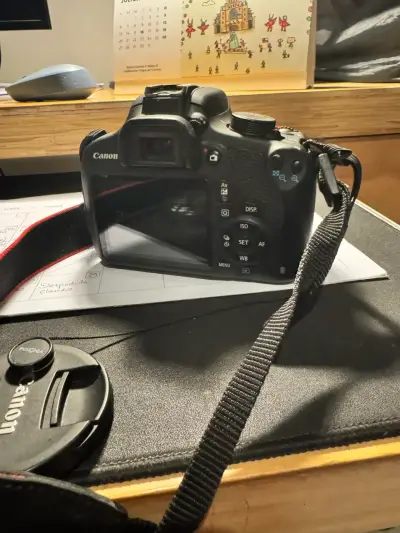 Cámara Canon EOS Rebel T5i con lente 18-55mm - miniatura 2