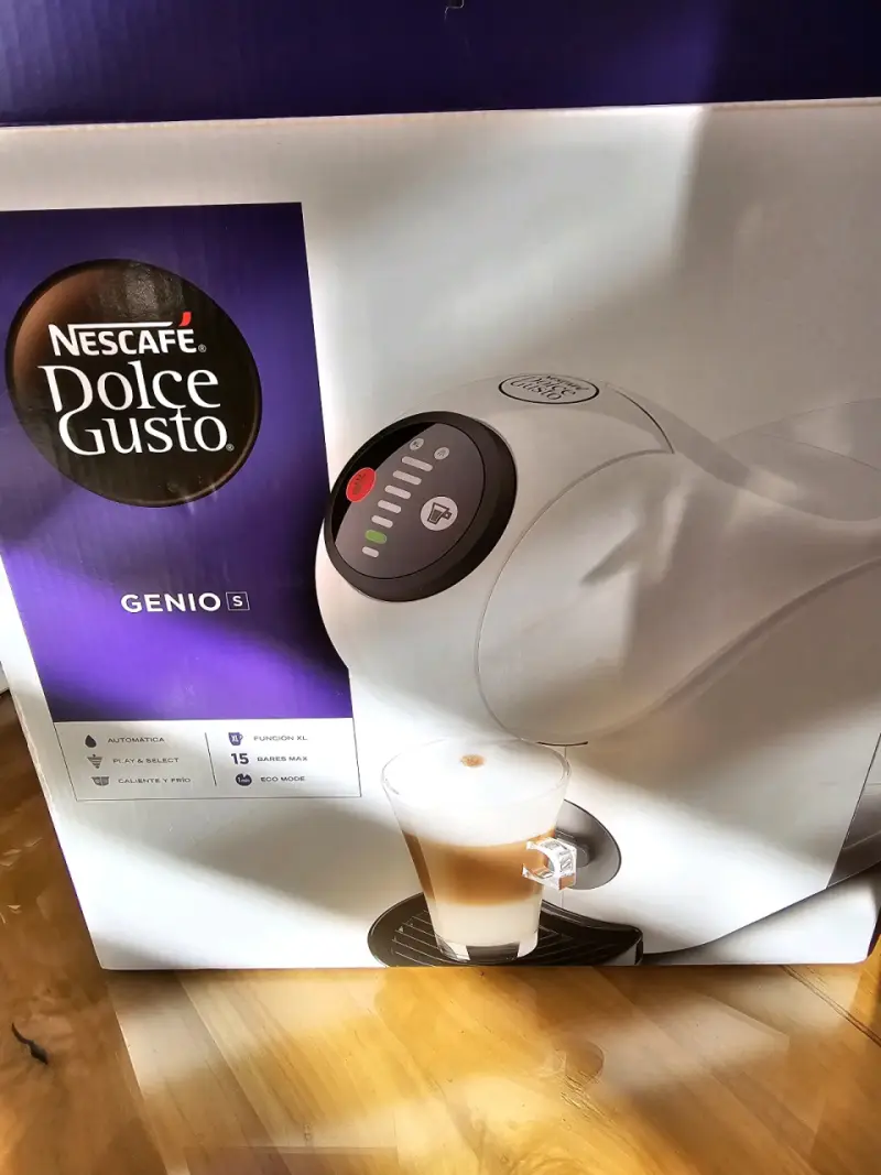 Cafetera Nescafé Dolce Gusto Genio S automática - 3
