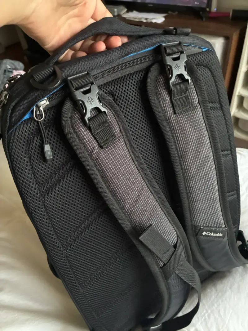 Mochila Columbia negra con compartimentos múltiples - 2