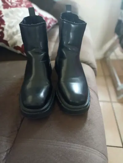 Botines de cuero negro Alaniz con plataforma N°39 - miniatura 1